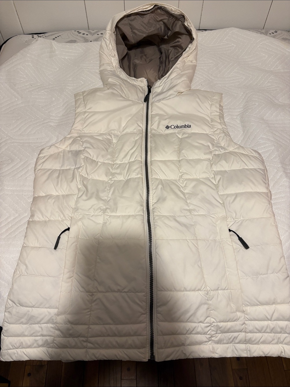 Columbia Women's Cream Quilted Hooded Puffer Vest